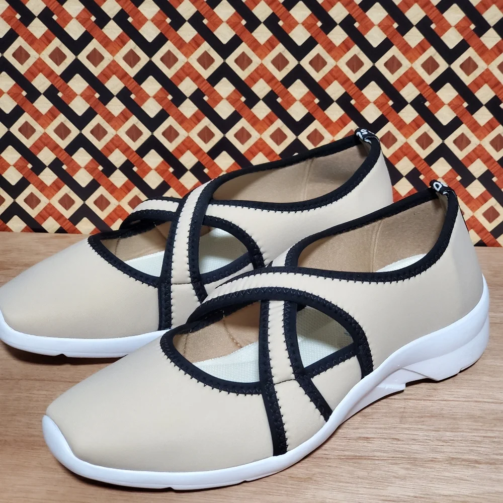 Shoes - Picture 1 of 7
